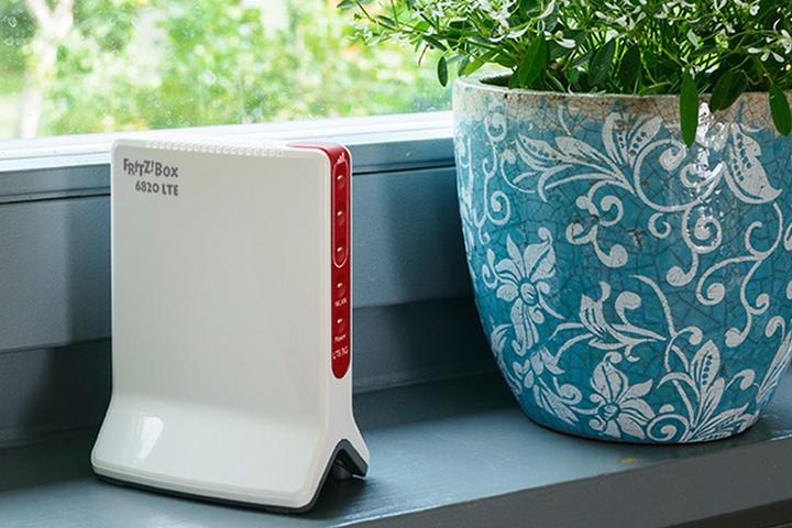 Actual product image AVM FRITZ Box 6820 LTE v4