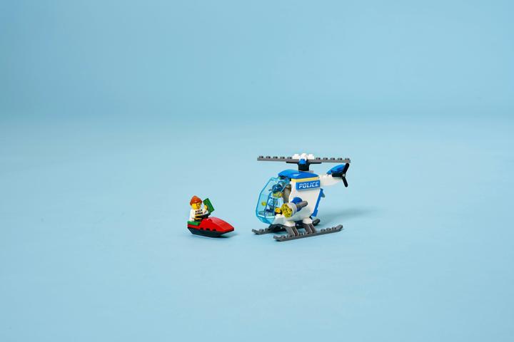 Produktbild LEGO Polizeihubschrauber (60275, LEGO City)