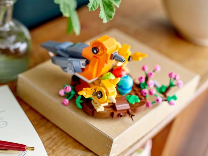 Actual product image LEGO Seasonal Bird's Nest 40639 (40639, LEGO Iconic)