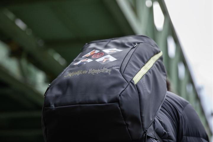Actual product image Konix Sac à dos gaming 17" - Jujutsu Kaisen (27 l)