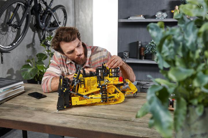 Image du produit LEGO Bulldozer D11 Cat (42131, LEGO Technic)