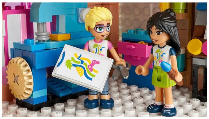 Actual product image LEGO Heartlake City Community Centre (41748, LEGO Friends)