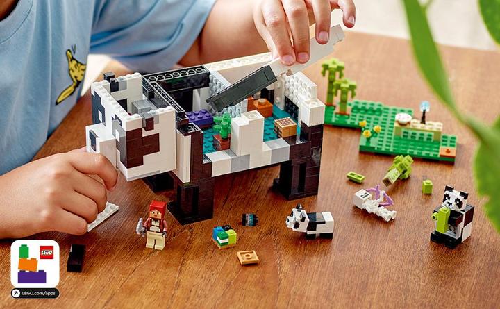 Actual product image LEGO The Panda House (21245, LEGO Minecraft)