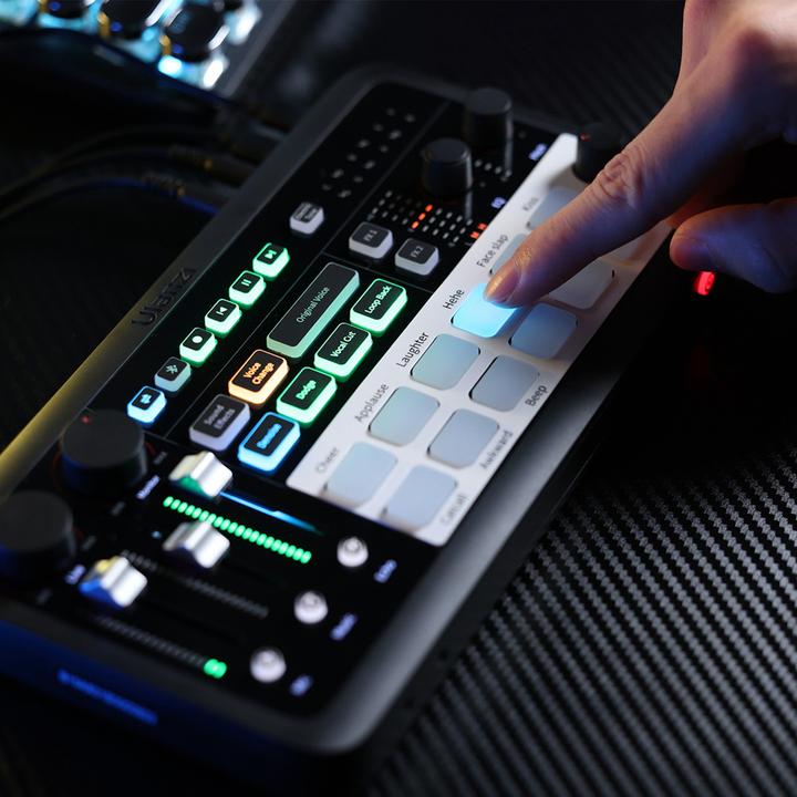 Actual product image Ulanzi AX01 UCaster Live Streaming Sound Card