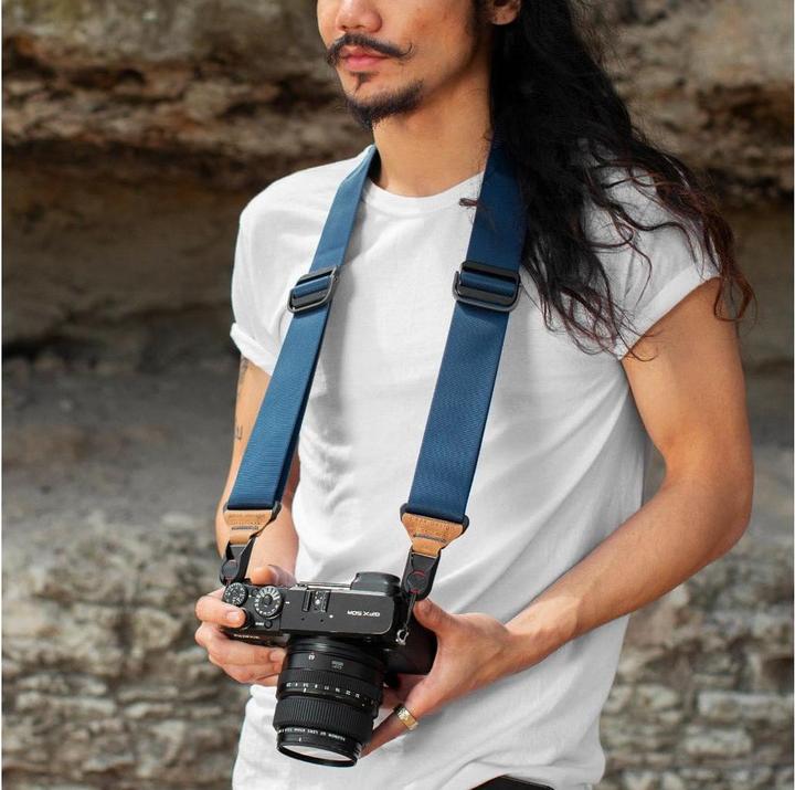Actual product image Peak Design Slide (Wrist strap, Neck belt, Shoulder strap)