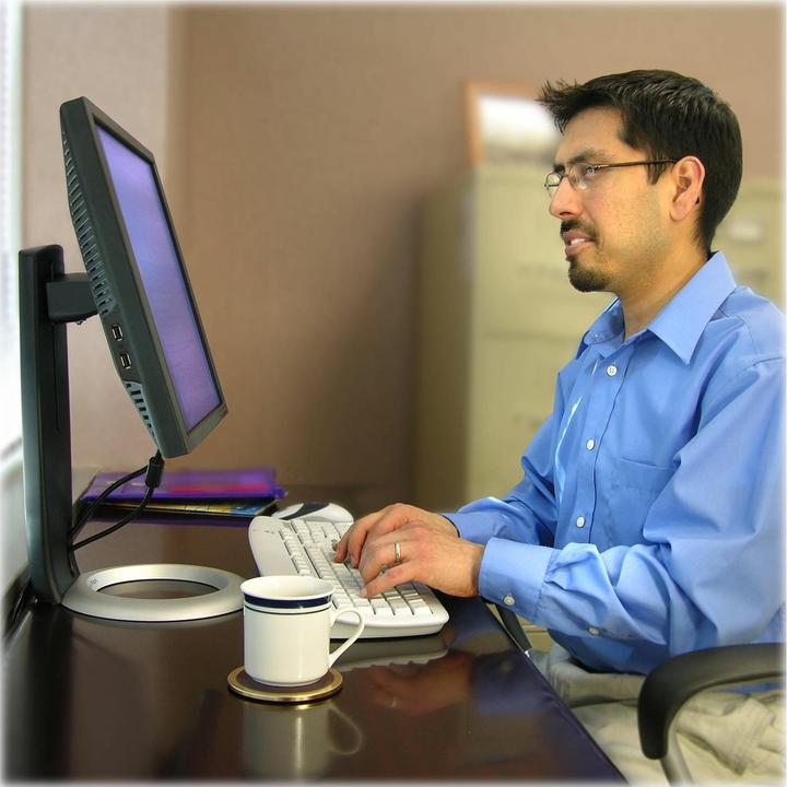 Actual product image Ergotron Neo-Flex monitor stand with patented CF technology (Table, 24")