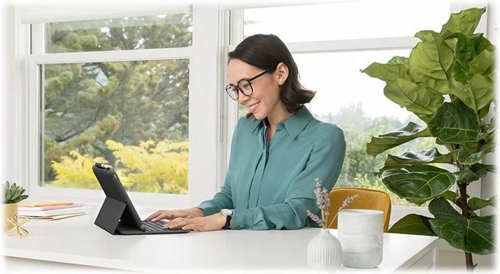 Produktbild Logitech Slim Folio (CH, iPad 2019 (7. Gen), iPad 2020 (8. Gen), iPad 2021 (9. Gen))