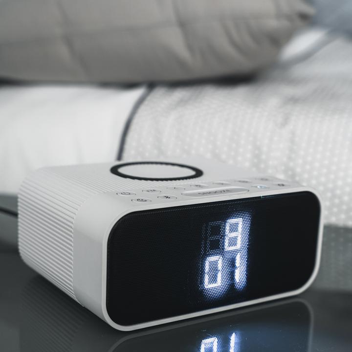 Produktbild KSIX Wuad Alarm Clock Wireless Charger 10w Bluetooth Speaker Fm Radio