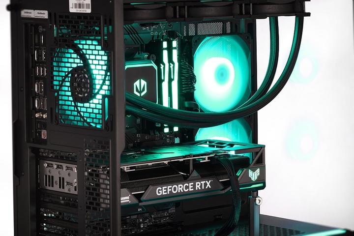 Immagine prodotto Actina 5901443416654 (64 GB, 2000 GB, GeForce RTX 5090)