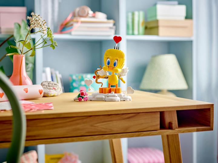 Actual product image LEGO Liebesbote Tweety (40824, LEGO DC)