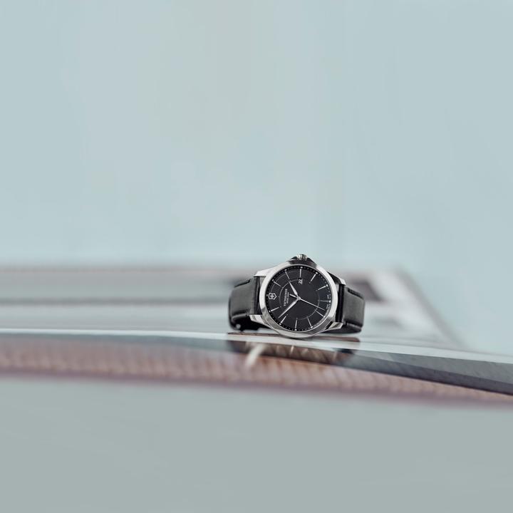 Actual product image Victorinox coalition (Analogue wristwatch, 40 mm)