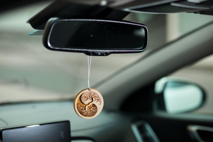 Image du produit ZNatur Bois d'Arolle Bois d'Arve Pendentif parfum de voiture Cadeau Décoration Arbre de vie Yin Yang avec
