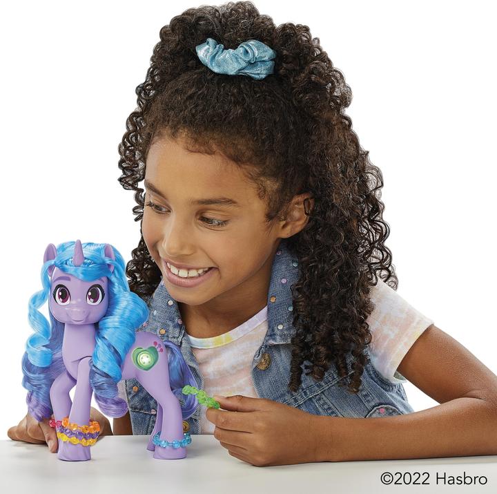 Actual product image My Little Pony Discover your pony sparkle Sparkle Fun Izzy Moonbow, 20 cm high pony for children, with