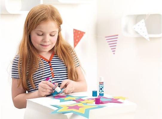 Produktbild tesa 4x Klebestift ecoLogo, geruchsneutraler Klebstick für Papier / Pappe