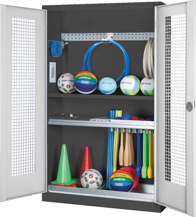 C+P Modul-Sportgeräteschrank mit Komplettausstattung (HxBxT: 195x120x50 cm, mit Lochblech-Flügeltüren)