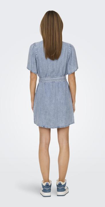 Produktbild Only Normal geschnitten Hemdkragen Kastige Ärmel Kurzes Kleid Jeanskleid (L)