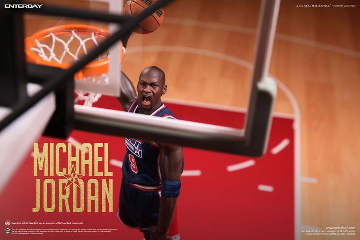 Immagine prodotto Enterbay Statuetta NBA Collection Real Masterpiece 1/6 Michael Jordan Barcelona '92 Edizione Limitata 30 cm