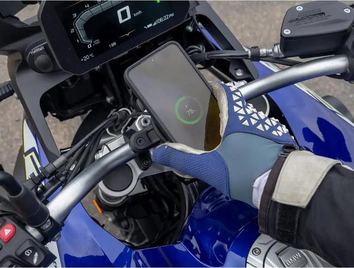 Actual product image Quad Lock Weatherproof Wireless Charging Head V3