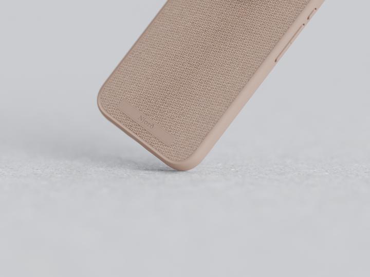 Actual product image Njord Hard Cover Fabric MagSafe Case Pink Sand (Apple iPhone 15 Pro Max)