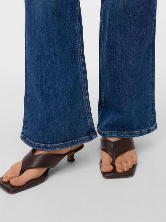 Actual product image Vero Moda VMPHOEBE Mid Rise Ausgestellt Jeans Ausgestellt (30)