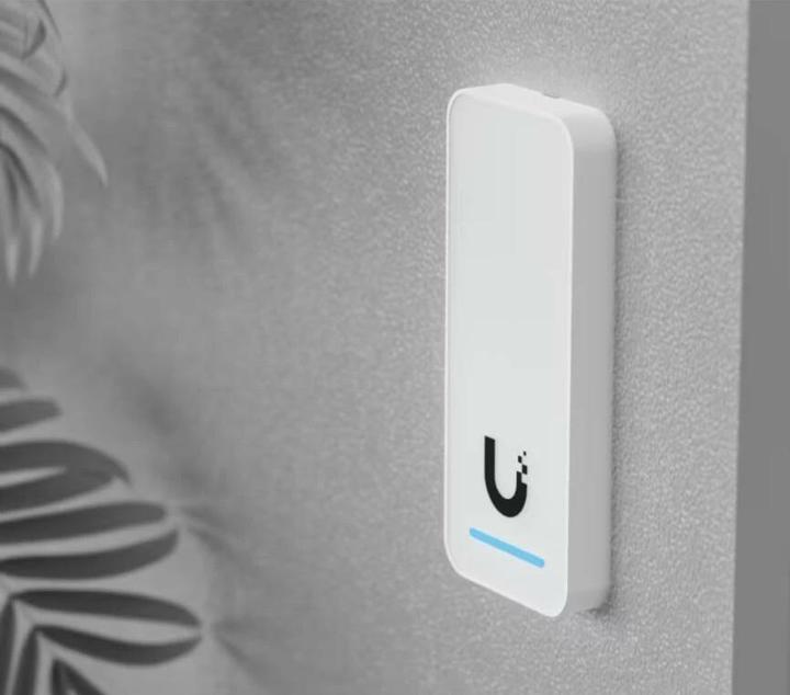 Actual product image Ubiquiti UniFi G2 Access Starter Kit / UA-G2-SK