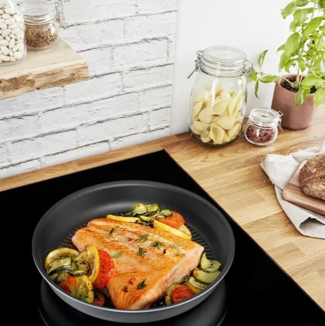 Actual product image Tefal EMOTION 28 CM E30006 (28 cm, Frying pan, Stainless steel)