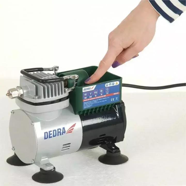 Produktbild Dedra Airbrush + compressor DED7470 300 W (3.50 Bar, 0.02 l)