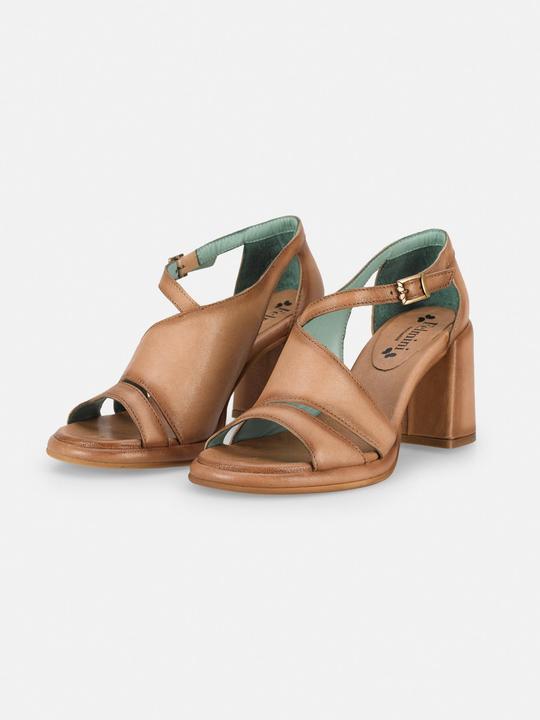 Image du produit Felmini Stefanny D796, une sandale à talon dont chaque détail respire l'élégance. Le talon est luxueusement (42)