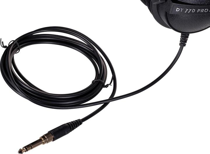 Actual product image Beyerdynamic DT 770 Pro Black Limited Edition (No noise cancelling, Cable)