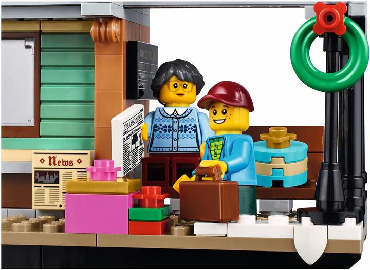 Produktbild LEGO Winterlicher Bahnhof (10259, LEGO Creator Expert)