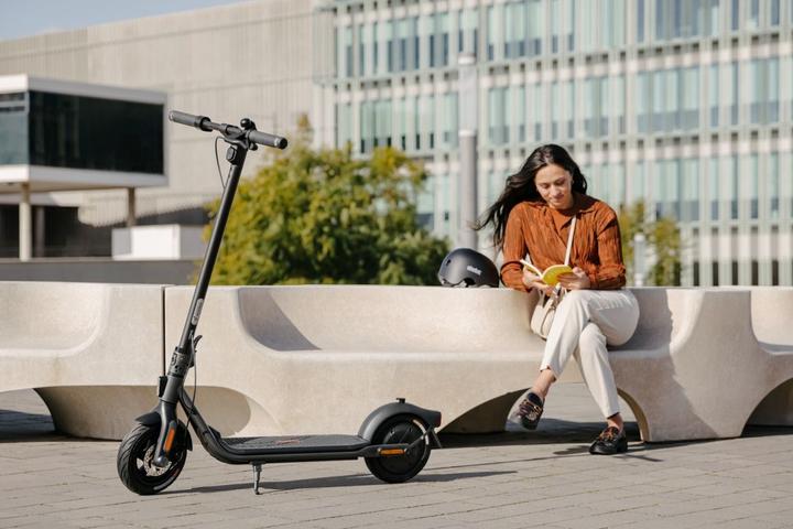 Image du produit Segway-Ninebot F2E (25 km/h, 40 km, 400 W)