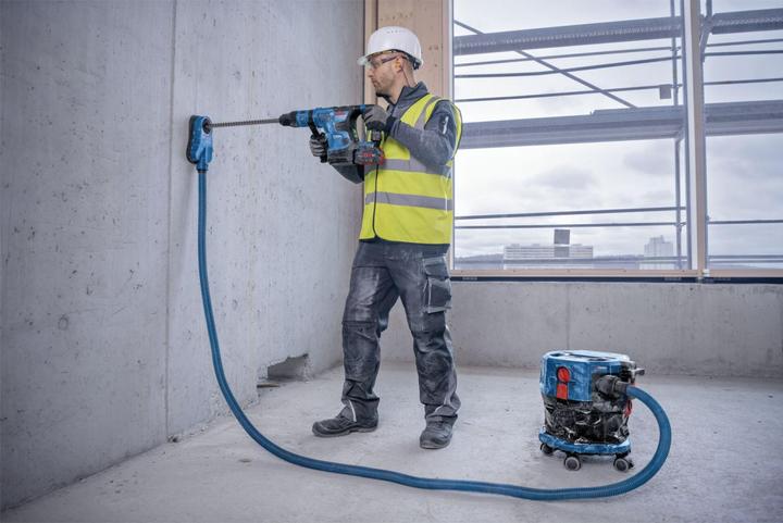 Produktbild Bosch Professional Akku-Staubsauger GAS 18V-12 MC, Solo Version (Nass-Trockensauger)