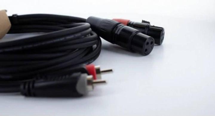 Actual product image Cordial EU 1,5 FC XLR Verbindungskabel (2x XLR-Buchse 3 polig - 2x Cinch-Stecker (1.50 m)