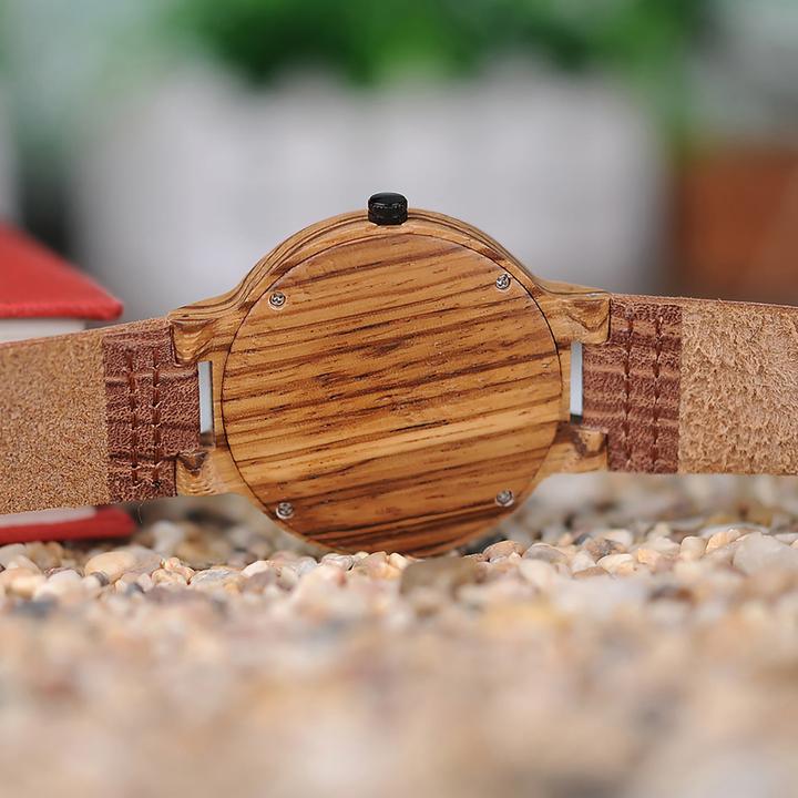 Actual product image Natura Punto Sporty elegant watch made of bamboo with smart details, leather strap (Sports watch)