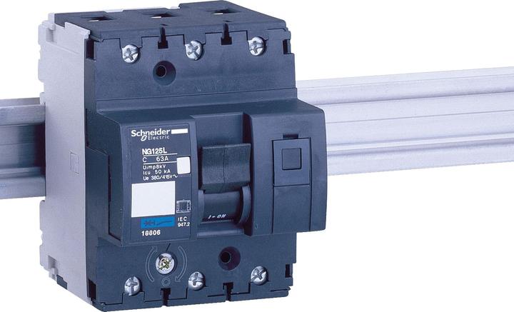 Image du produit Schneider Electric Disjoncteur NG125L, 3P, 63A, C 18806