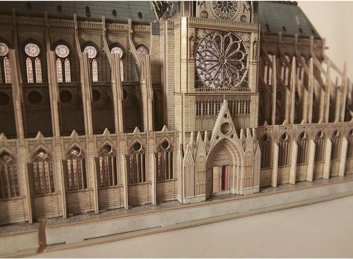 Actual product image Revell Notre Dame de Paris (300 pieces)