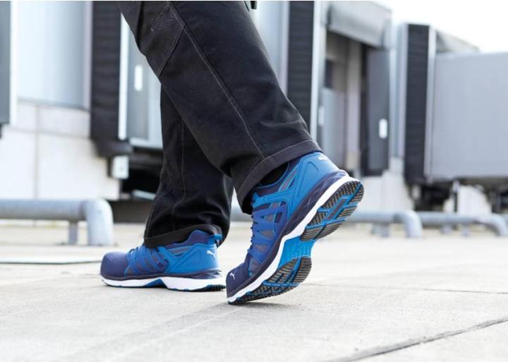Actual product image Puma low shoes (S1P, 43)