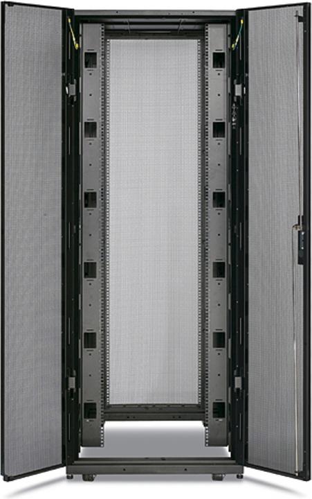 Produktbild APC Netzwerkschrank NetShelter SX AR3150 42HE / Schwarz (42 HE, 19 Zoll Rack)
