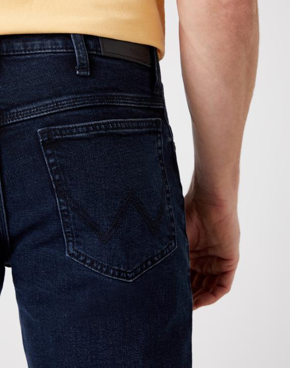 Actual product image Wrangler Authentic Straight (W38/L32)