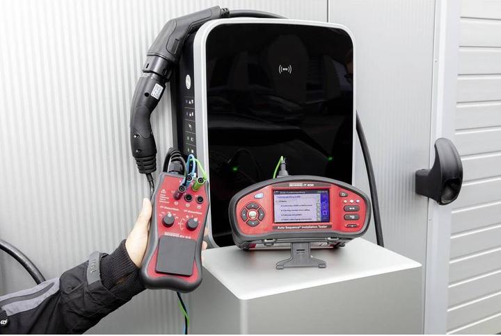 Produktbild Benning Installationstester IT 200 (CAT III 600V, CAT IV 300V)