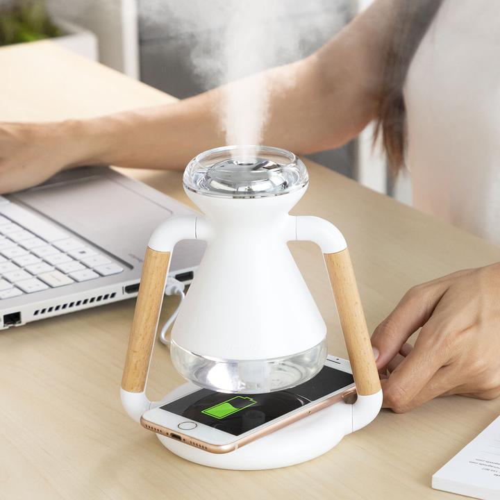 Immagine prodotto InnovaGoods Umidificatore, diffusore di aromi e caricatore wireless, Misvolt 3-in-1 (230 ml)