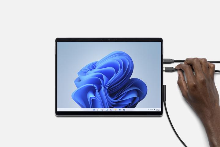 Produktbild Microsoft Surface Pro 8 (13", Intel Core i7-1185G7, 256 GB, 256 GB, Ohne Tastaturlayout)