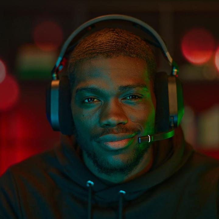 Actual product image Corsair HS80 (Wireless) (Wireless)
