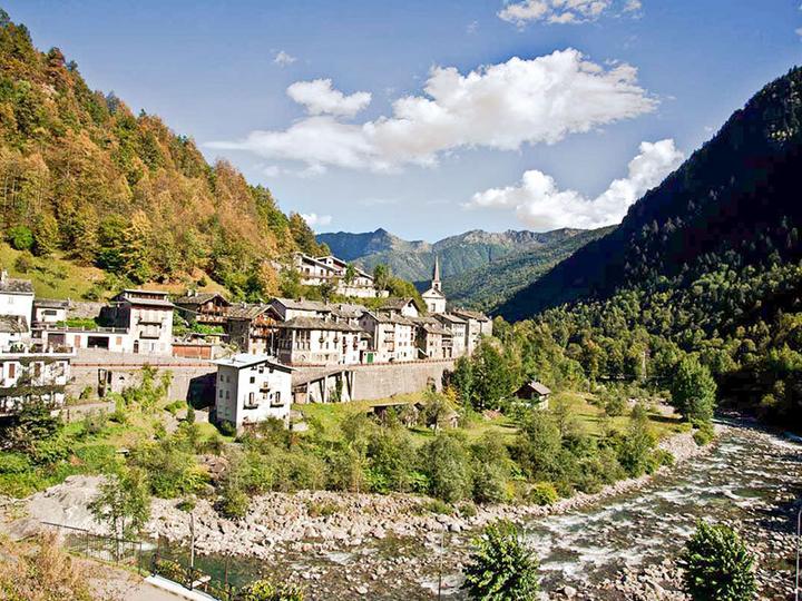 Produktbild Smartbox Hochzeitsreise in die Berge: 2 Übernachtungen im 3* Hotel in Europa (2 Pers.)