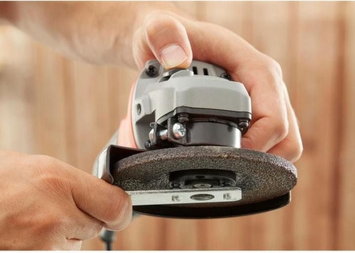 Productafbeelding Black & Decker BEG010 Haakse Slijper 12000 RPM (115 mm)