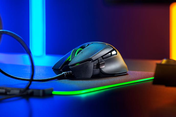 Actual product image Razer Basilisk V2 (Cable)