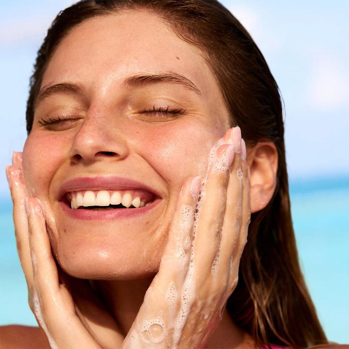 Immagine prodotto Coco & Eve Detergente agli enzimi di frutta Detergente delicato a base d'acqua per una carnagione radiosa 4.06 (Schiuma, 120 ml)