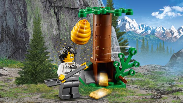 Actual product image LEGO Pursuit through the mountains (60171, LEGO City)