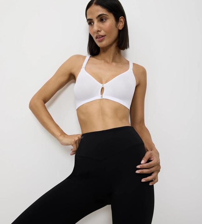Actual product image Triumph Triaction Fitness F (80 B, Single pack)