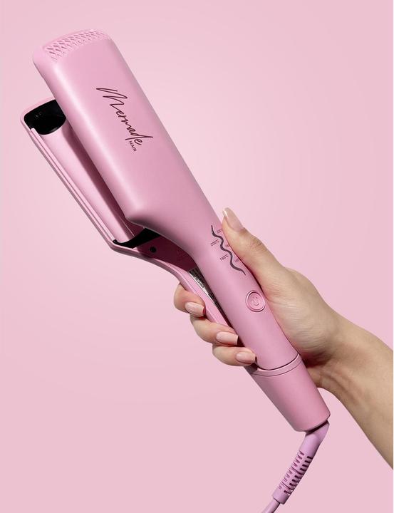 Image du produit Mermade Le nouveau Double Waver de Hair incarne la philosophie "Moins, c'est plus". Avec son design